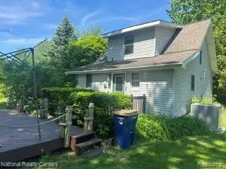 20 Crescent Lake Road, Waterford, MI 48327 - #3