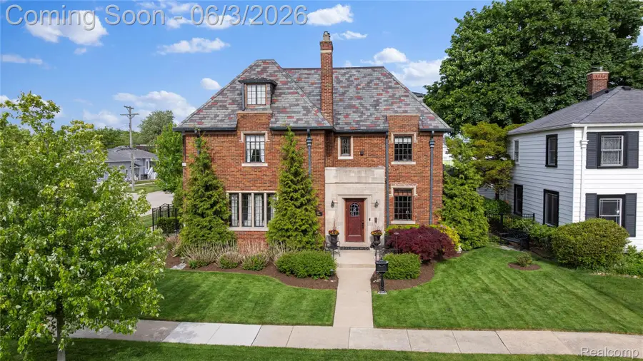 2470 Riverside Drive, Trenton, MI 48183 - #2