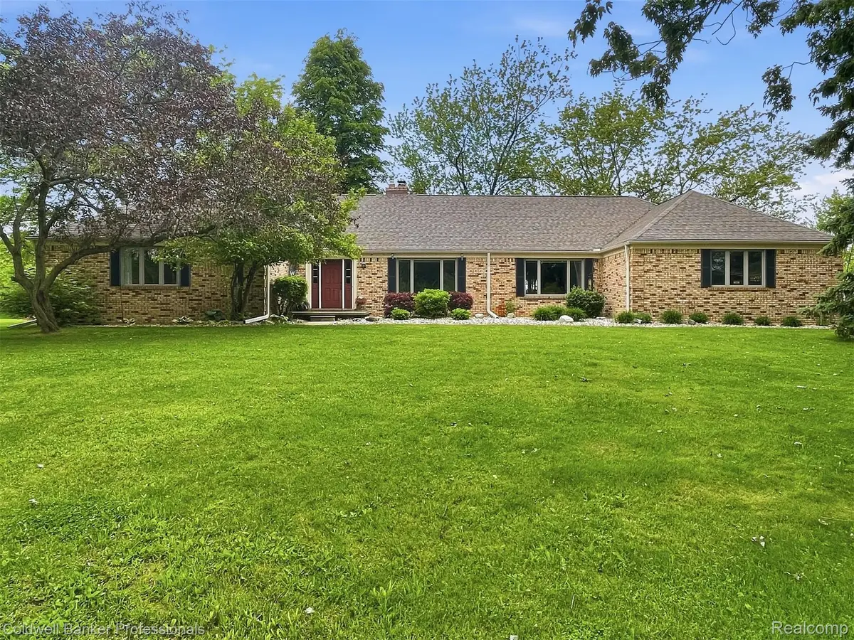 4380 Warwick Circle Drive, Grand Blanc, MI 48439 - #1