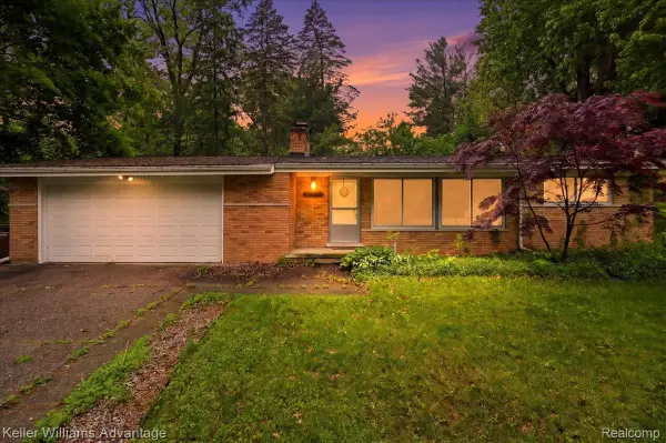52433 Ihla Street, Utica, MI 48316