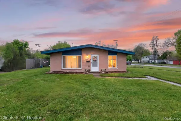 4616 Hayes Street, Wayne, MI 48184