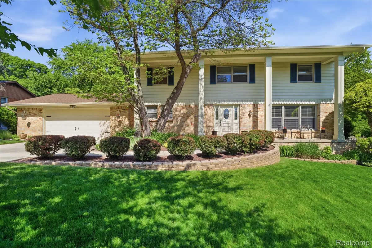 6211 Kings Scepter Road, Grand Blanc, MI 48439 - #1