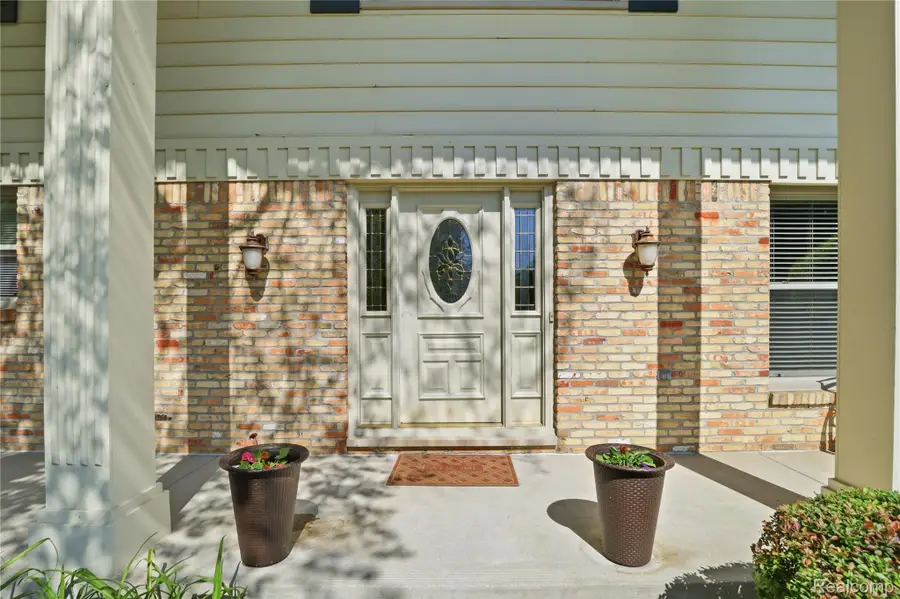 6211 Kings Scepter Road, Grand Blanc, MI 48439 - #2