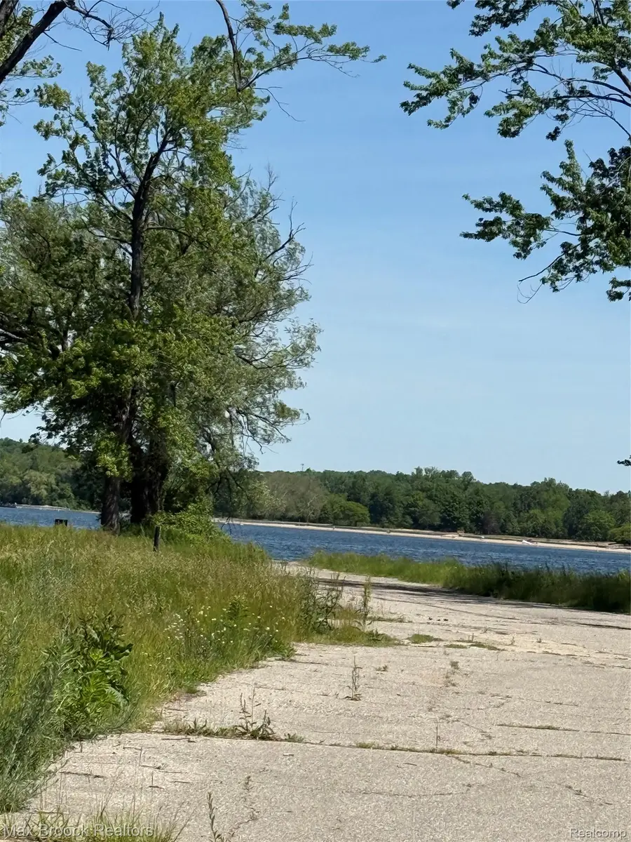 8300 Pontiac Lake Road, White Lake, MI 48386 - #2