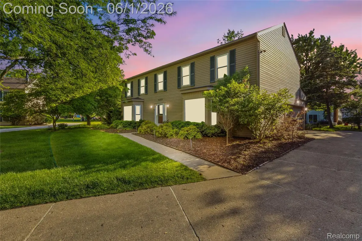 5389 Fox Ridge Circle, West Bloomfield, MI 48322 - #1