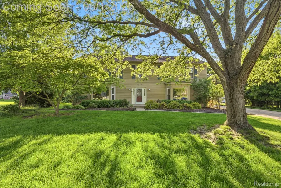 5389 Fox Ridge Circle, West Bloomfield, MI 48322 - #3