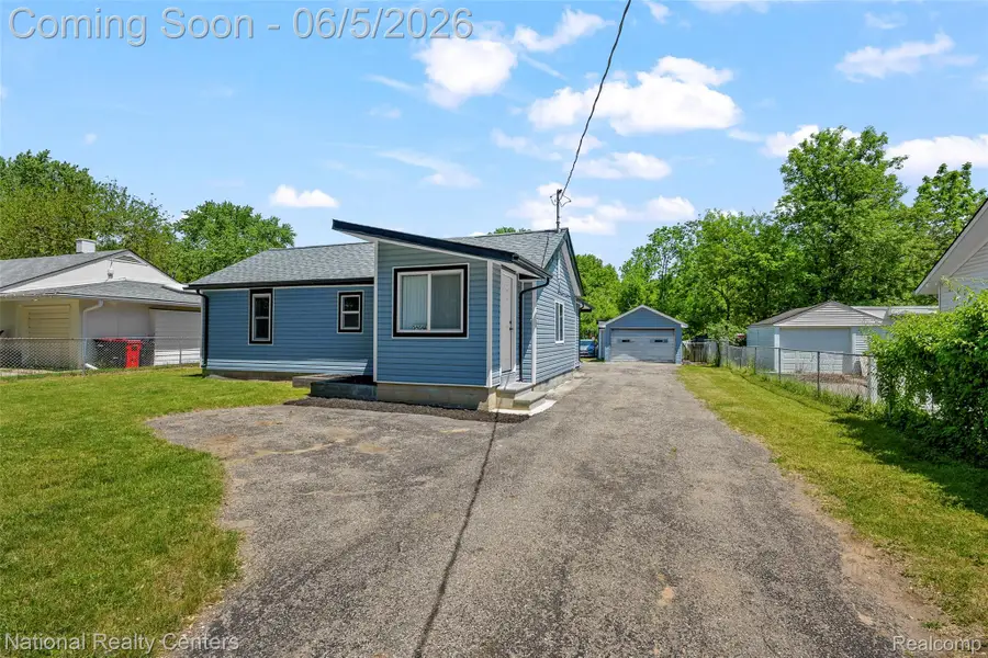23284 Almira Street, Southfield, MI 48033 - #3