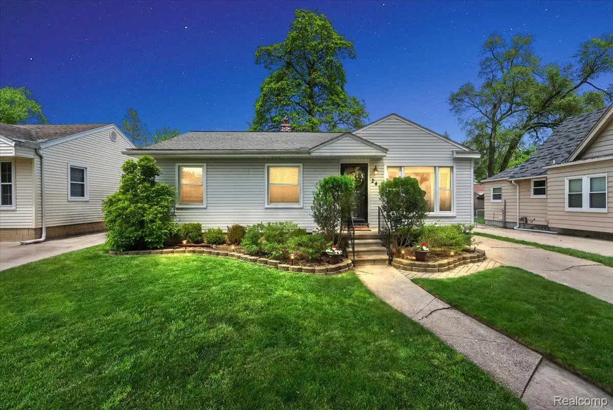 246 Massoit Street, Clawson, MI 48017 - #1