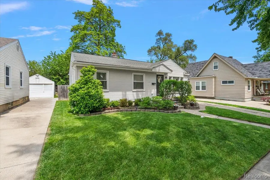 246 Massoit Street, Clawson, MI 48017 - #2