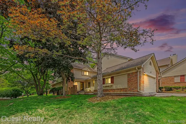6893 Pebble Park Circle, WestBloomfield, MI 48322