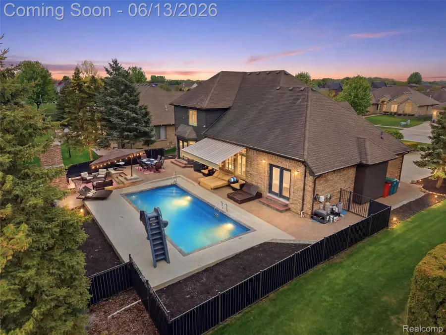 16137 Darlene Drive, Macomb, MI 48042 - #2