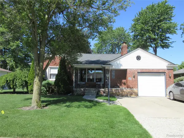 28325 Elmdale Street, StClairShores, MI 48081