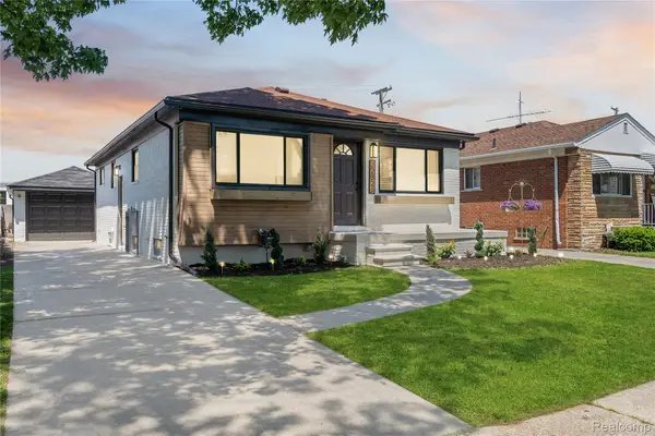 22821 Harmon Street, StClairShores, MI 48080