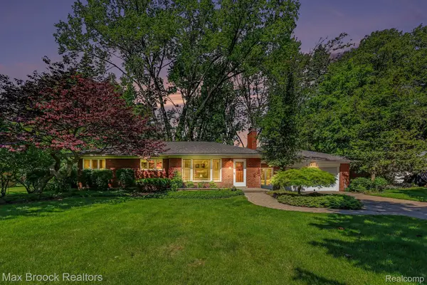 30615 Longcrest Street, Southfield, MI 48076