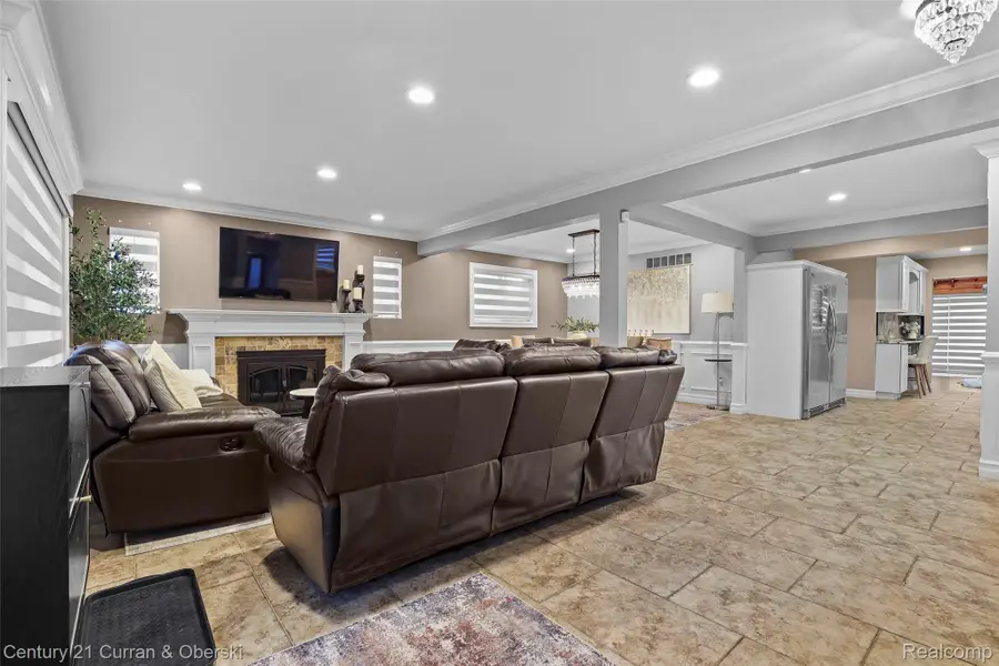 6446 Oakman Boulevard, Dearborn, MI 48126 - #2