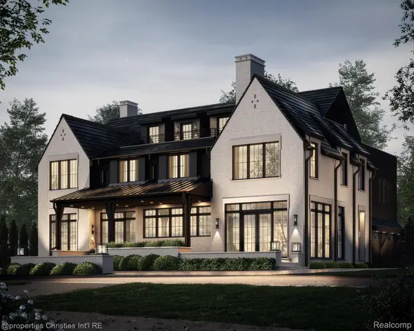 592 Lakeside Drive, Birmingham, MI 48009
