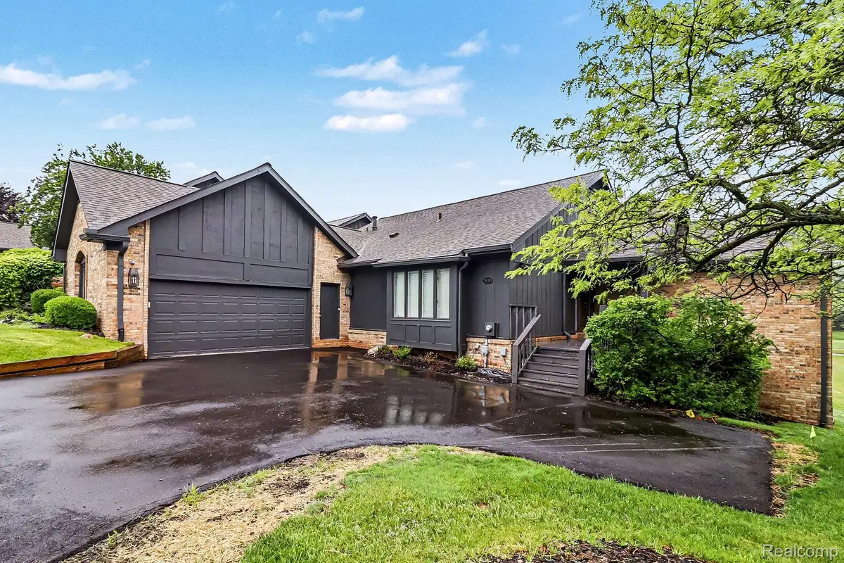 1930 Pine Ridge Court, Bloomfield Hills, MI 48302 - #1