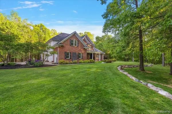 500 Hawk High Hill Road, Metamora, MI 48455