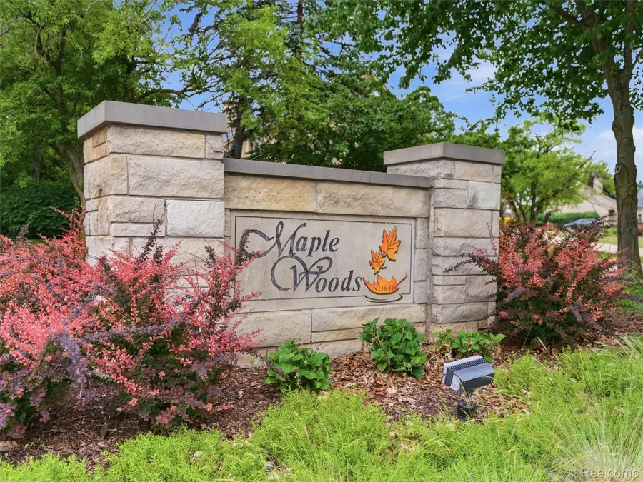 6394 Rose Boulevard, West Bloomfield, MI 48322 - #2