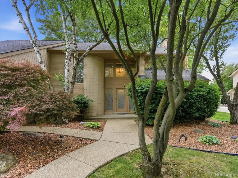 6394 Rose Boulevard, West Bloomfield, MI 48322 - #3
