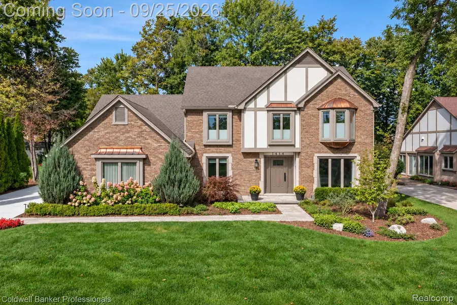 1414 Bradbury Drive, Troy, MI 48098 - #2