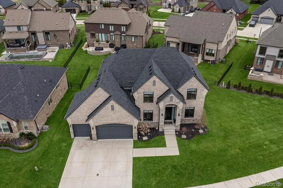 21924 E Majestic Drive, Macomb, MI 48044 - #2