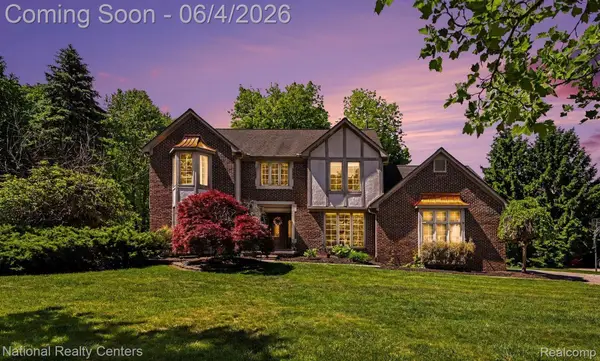 6515 Tamarack Drive, Troy, MI 48098
