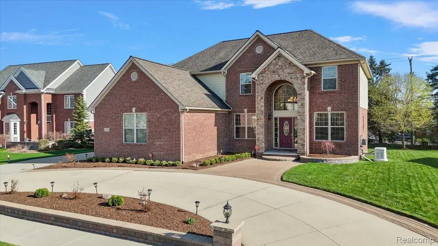 4366 S Lake Lane, Shelby, MI 48316 - #2