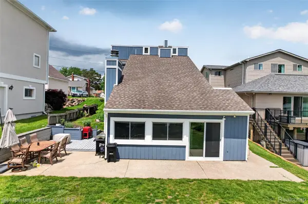 10219 Lakeside Drive, WhiteLake, MI 48386