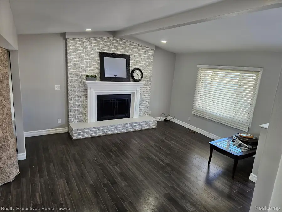 2458 Lindell Road, Sterling Heights, MI 48310 - #3