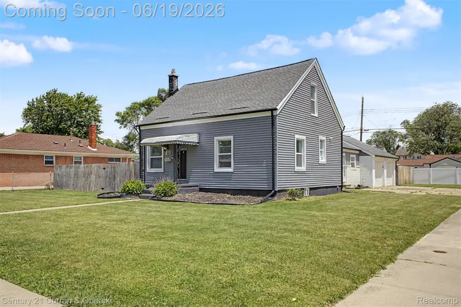 30708 Palmer Boulevard, Madison Heights, MI 48071 - #2