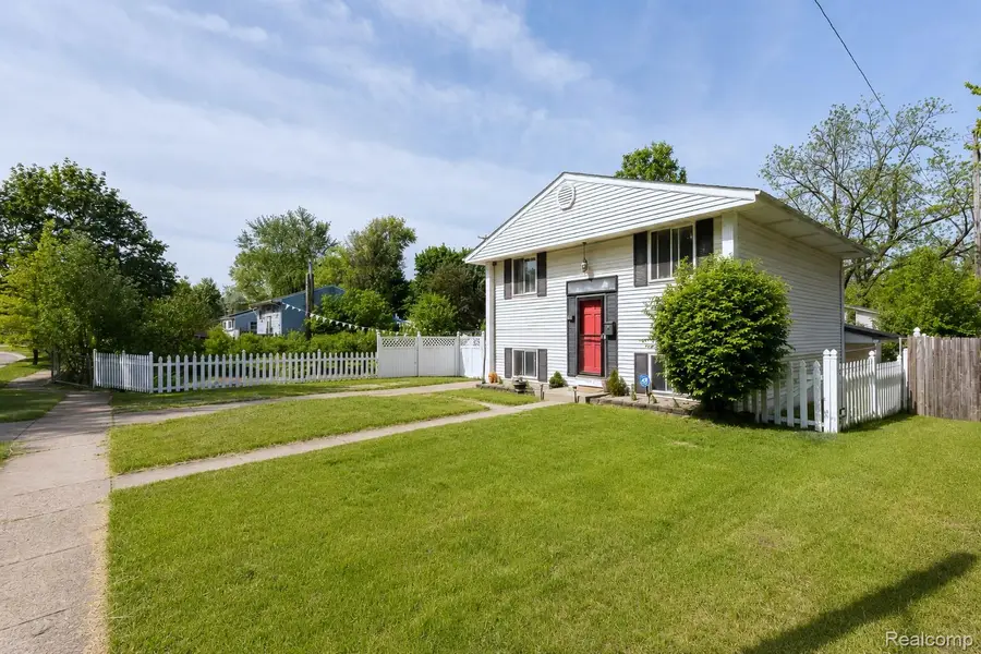 1107 Odessa Drive, Holly, MI 48442 - #2