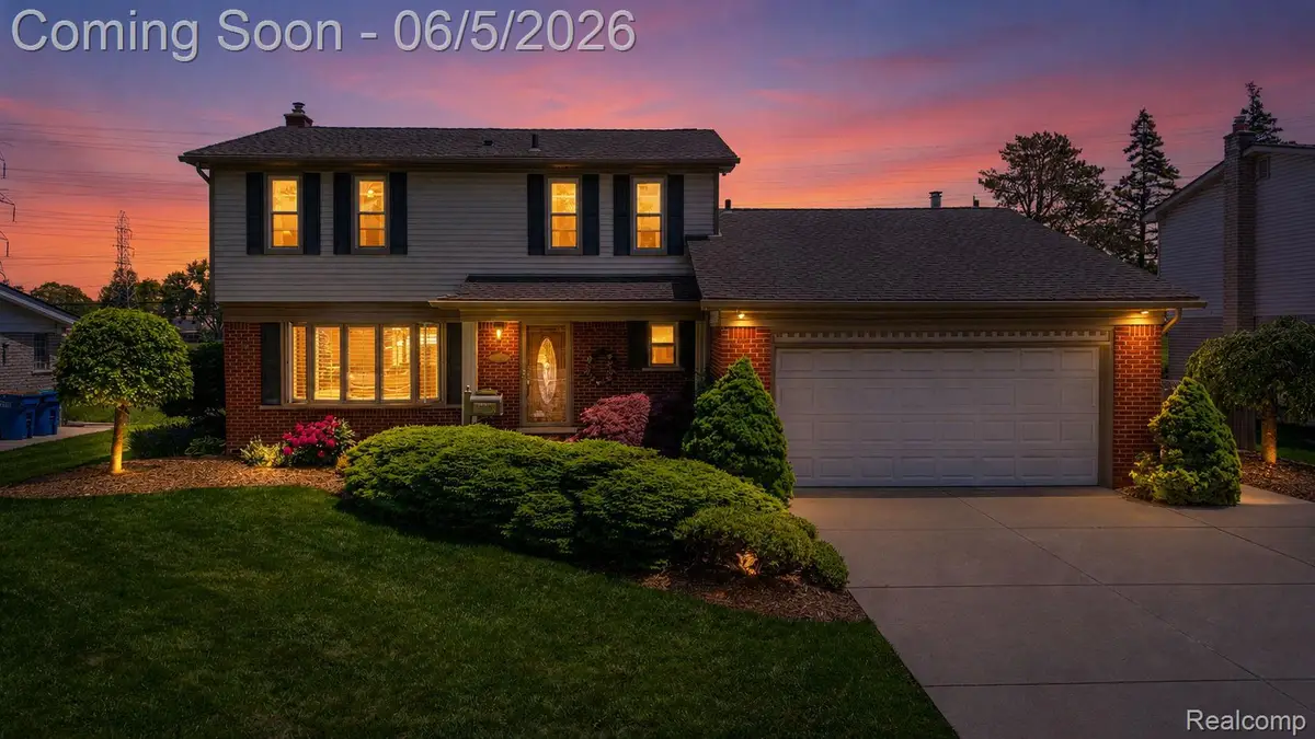 32040 Cambridge Drive, Warren, MI 48093 - #1