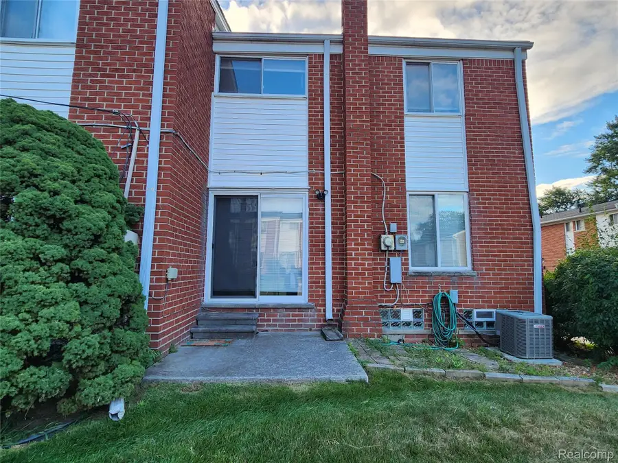 8665 Sterling, Center Line, MI 48015 - #2
