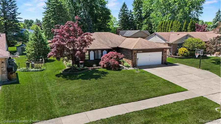 14446 Longview Drive, Sterling Heights, MI 48313 - #3