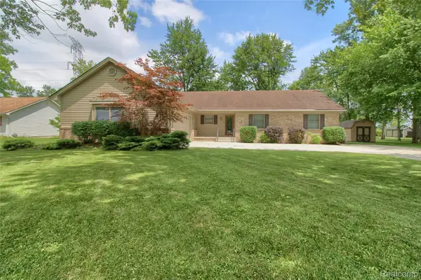 24487 Dugan Drive, NewBoston, MI 48164