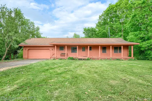 1077 Hadley Road, Lapeer, MI 48446