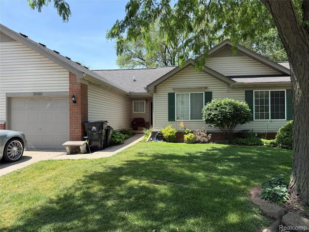 29965 Kenwood Court, Roseville, MI 48066 - #1