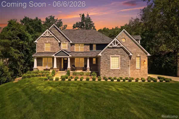 7375 N Mistwood Drive, WhiteLake, MI 48383