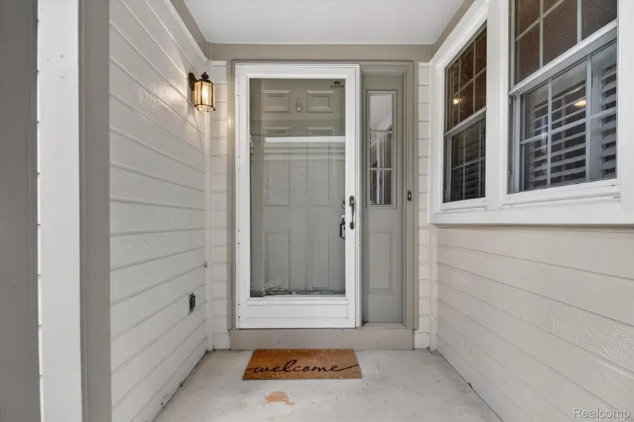 39852 Glenview Court, Northville, MI 48168 - #3
