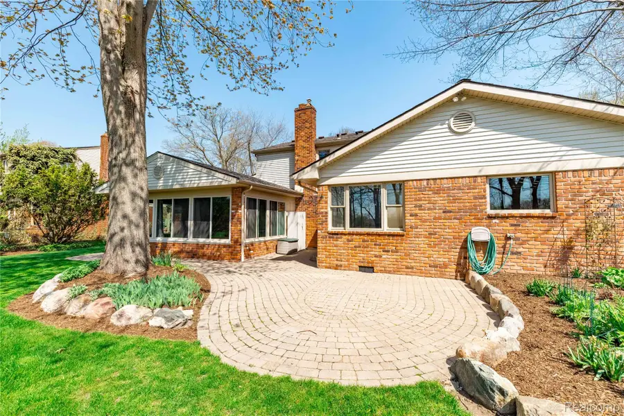 7611 Ferry Road, Grosse Ile, MI 48138 - #3