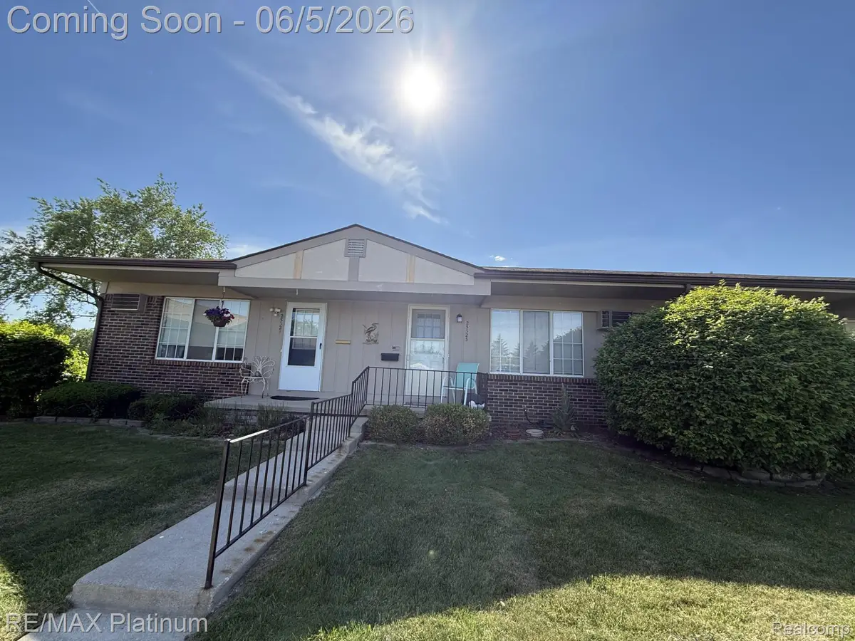 25323 Franklin Terrace, South Lyon, MI 48178 - #1