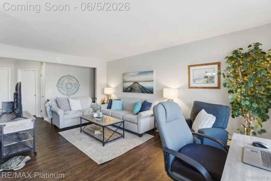 25323 Franklin Terrace, South Lyon, MI 48178 - #2