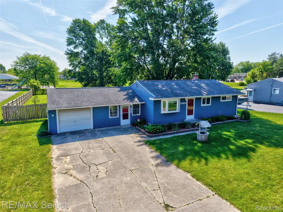 4075 Bristolwood Drive, Flint, MI 48507 - #2