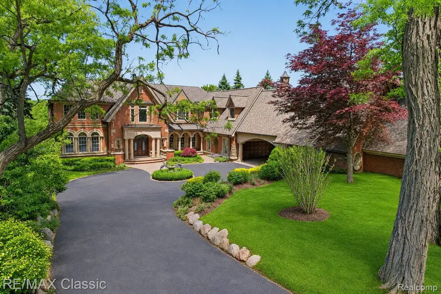 2360 Private Drive, Waterford, MI 48329 - #2