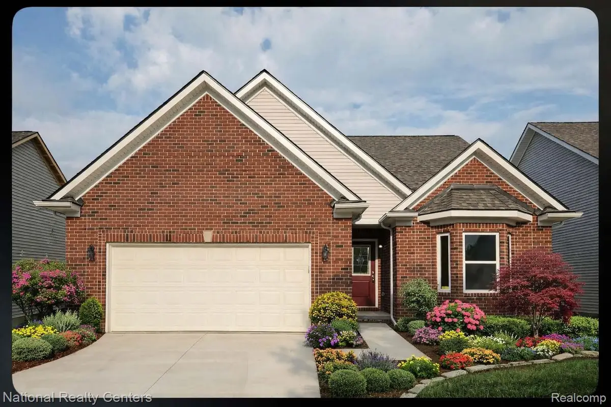 305 Devonshire Drive #8, Lapeer, MI 48446 - #1