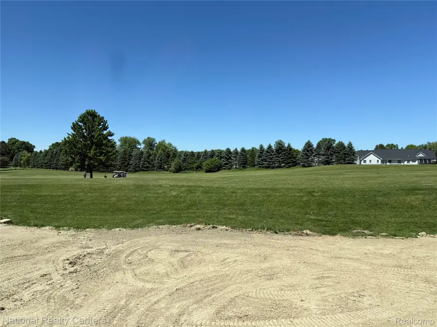 305 Devonshire Drive #8, Lapeer, MI 48446 - #3