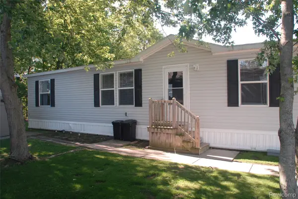 1101 Forest Lane, Columbus, MI 48063