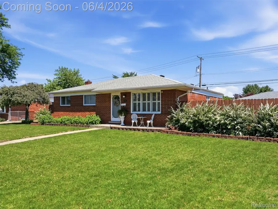 33810 Brookshire Drive, Sterling Heights, MI 48312 - #2