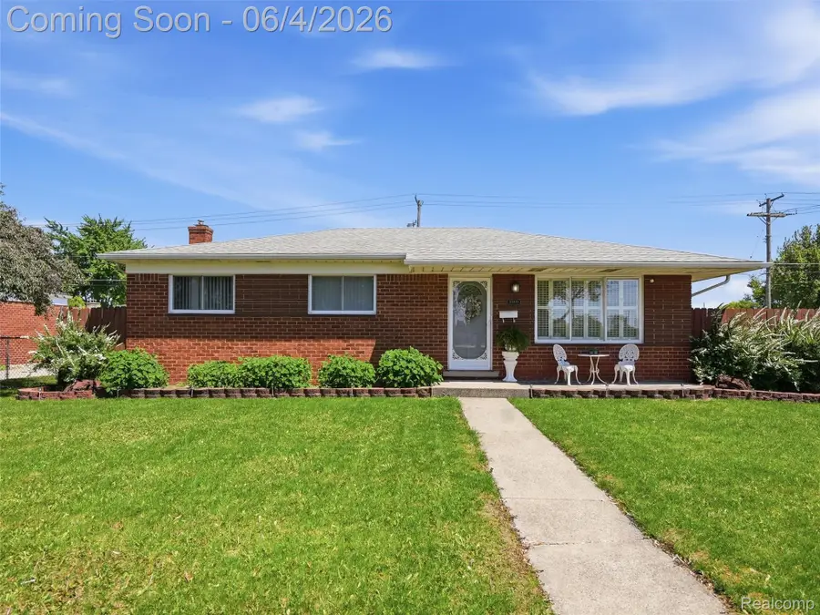33810 Brookshire Drive, Sterling Heights, MI 48312 - #3